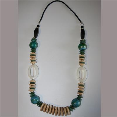 Collier Pendentif Fantaisie Turquoise en Bois