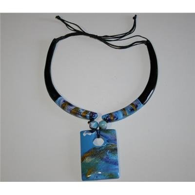 Collier Pendentif Fantaisie Bleu en Acajou